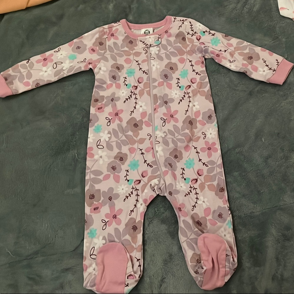 Gerber Baby Onesie with Pink Accents never used came in package